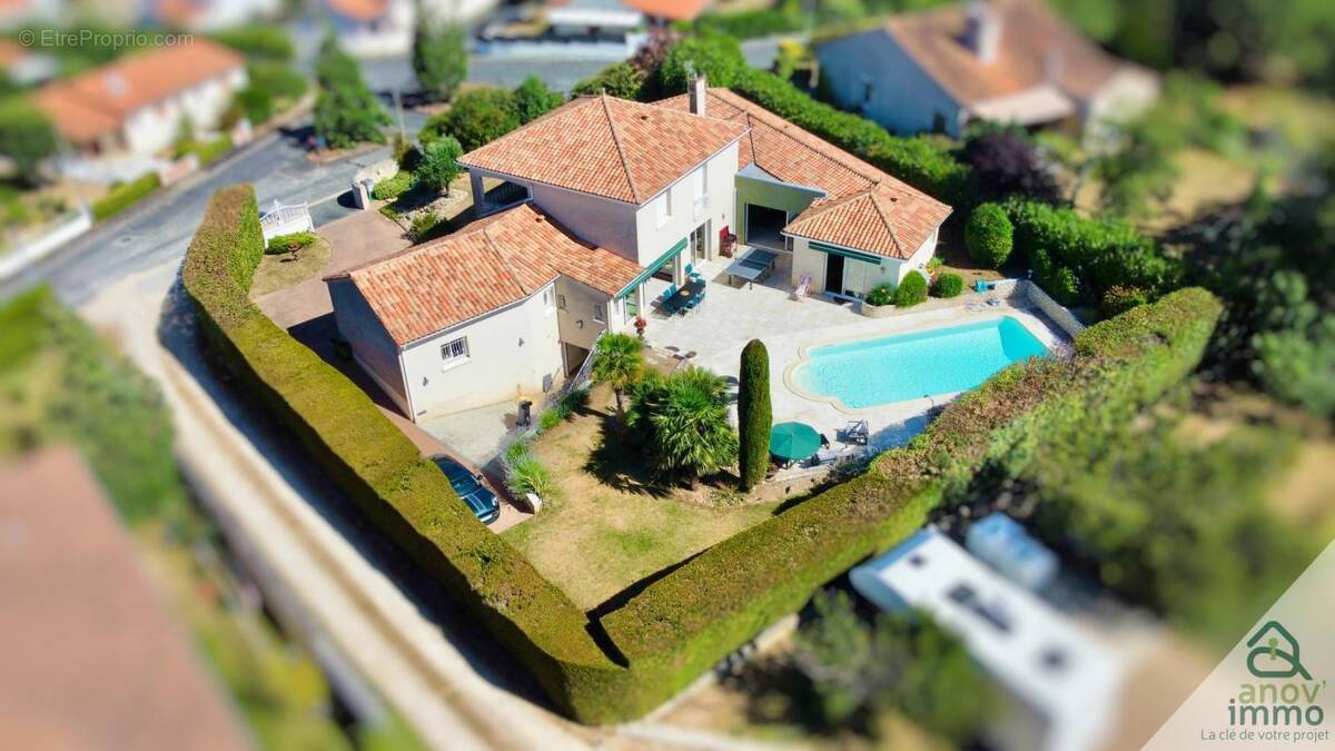 Maison à BUXEROLLES