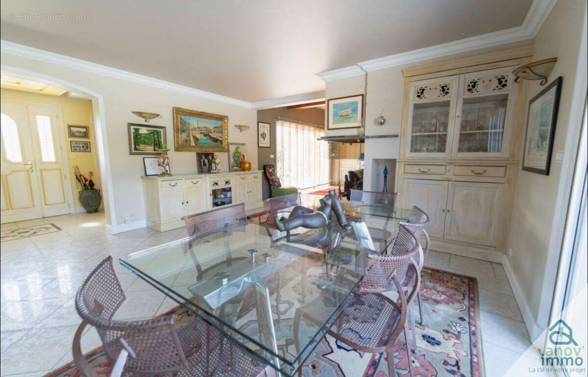 Maison à BUXEROLLES