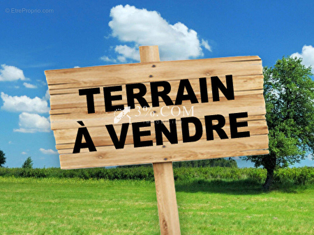 Terrain à MARQUILLIES