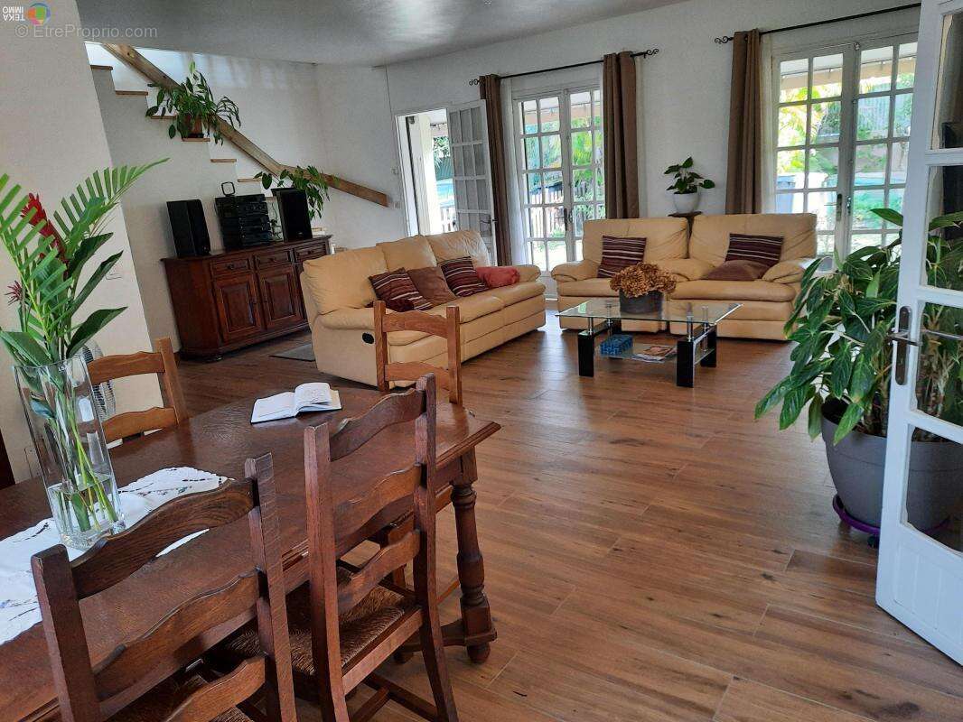 Maison à SAINTE-SUZANNE