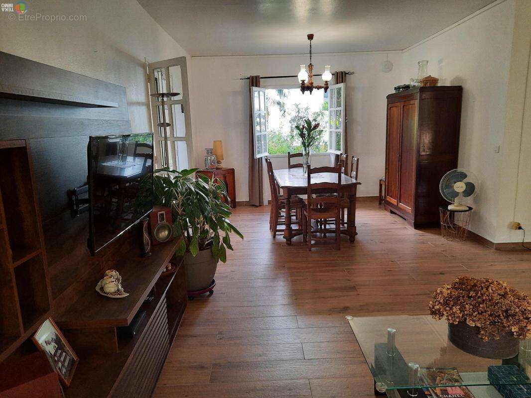 Maison à SAINTE-SUZANNE