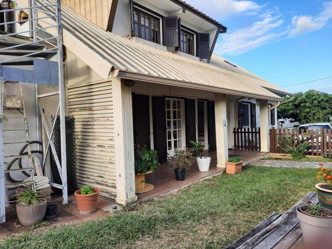 Maison à SAINTE-SUZANNE