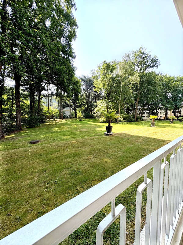 Appartement à AVRILLE