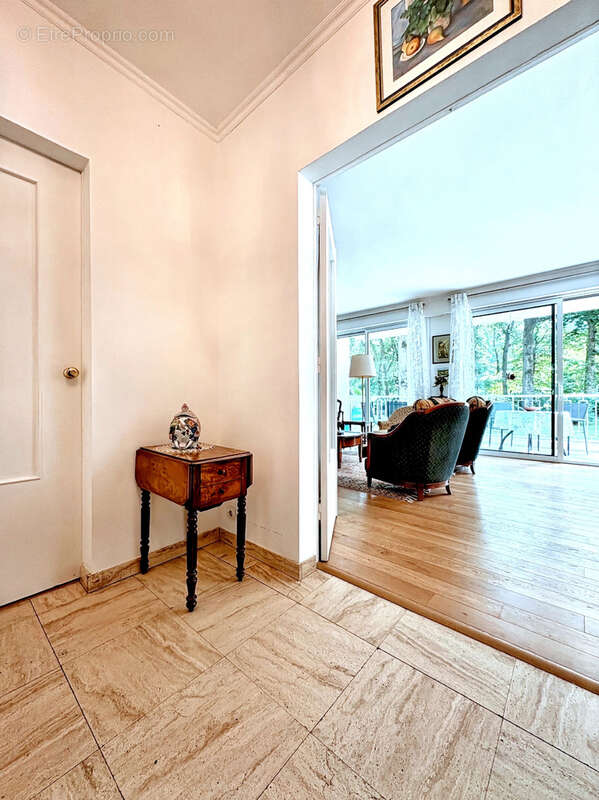 Appartement à AVRILLE