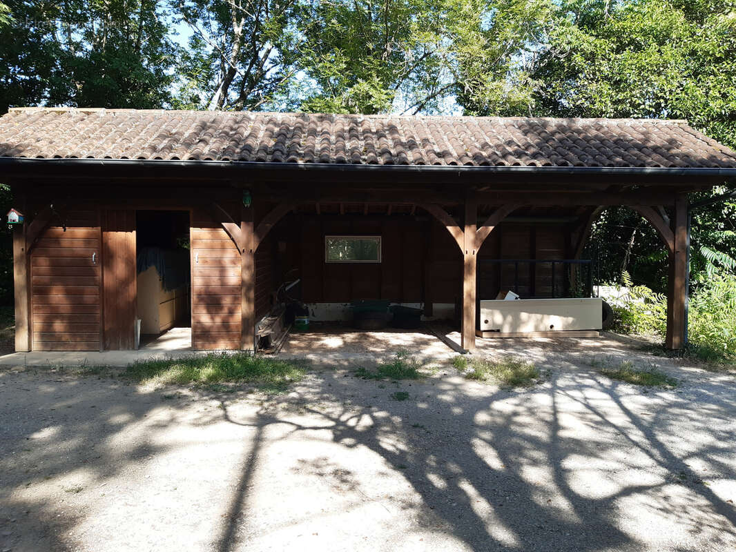 Maison à SAINT-LAURENT-LES-TOURS