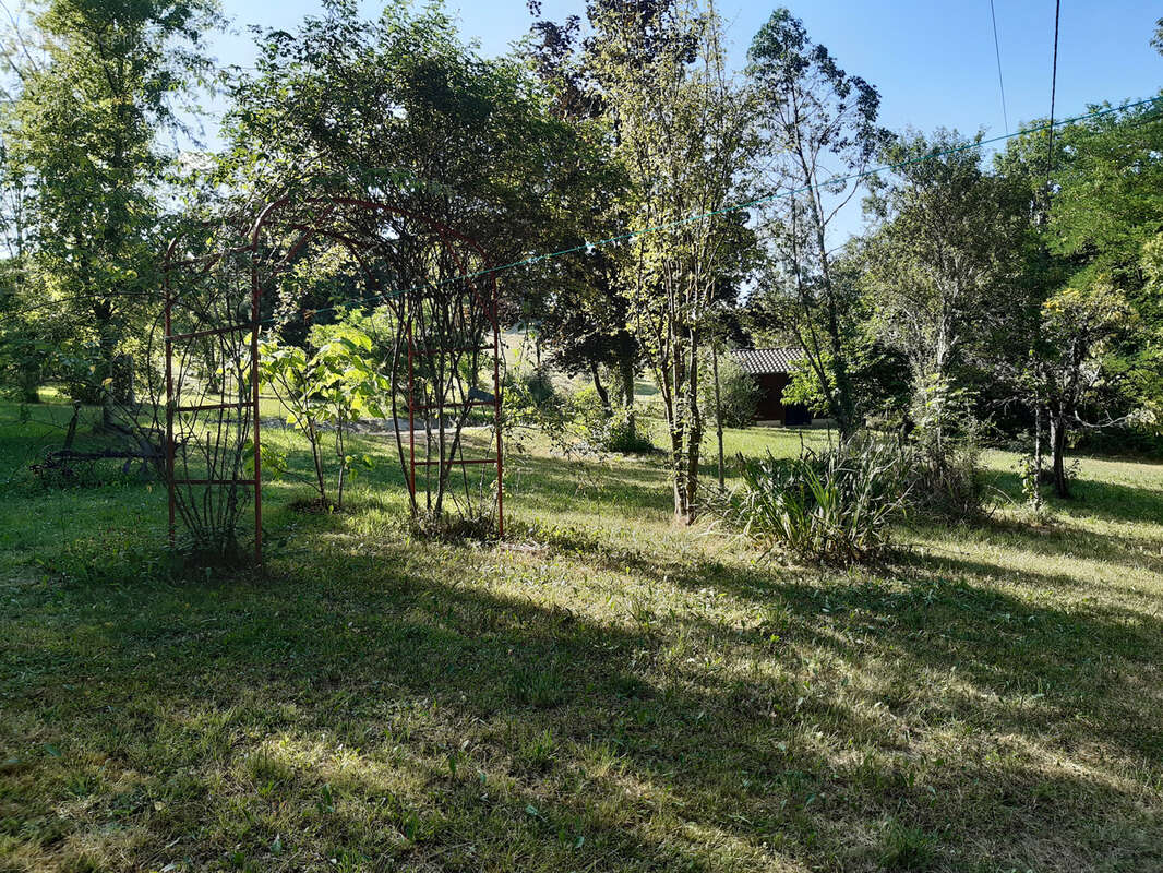 Maison à SAINT-LAURENT-LES-TOURS