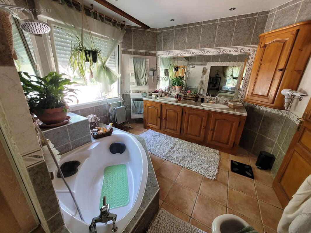 Maison à BIRAC-SUR-TREC