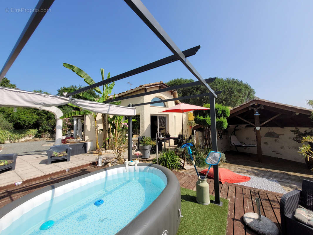 Maison à BIRAC-SUR-TREC