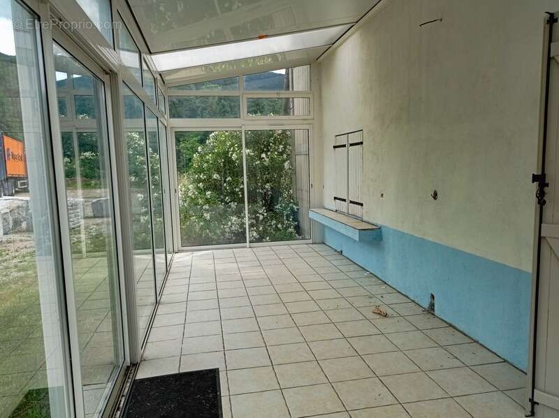 Commerce à SAINT-AMANS-VALTORET