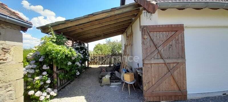 Maison à SAINT-BONNET-DE-FOUR