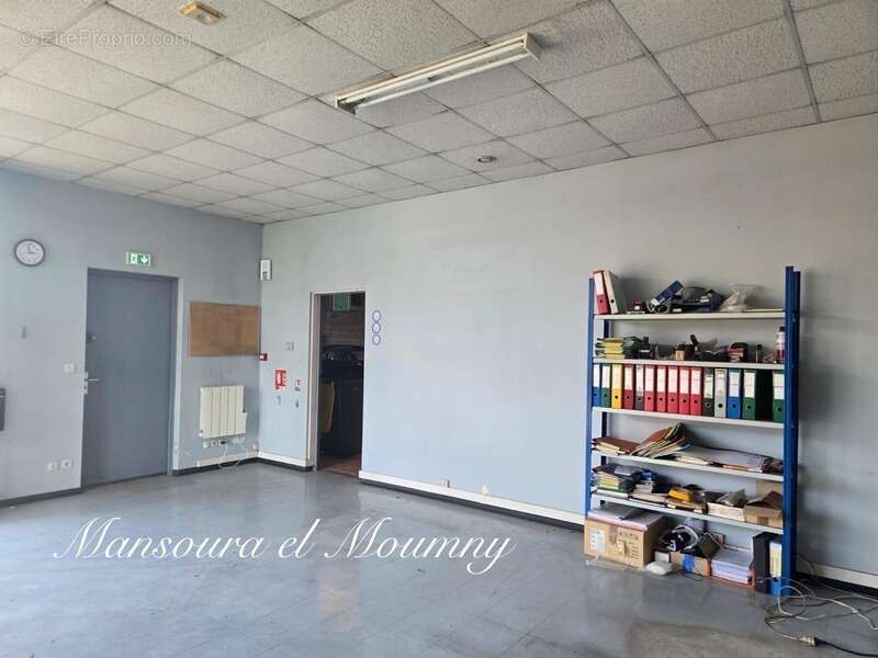 Commerce à PARCAY-MESLAY