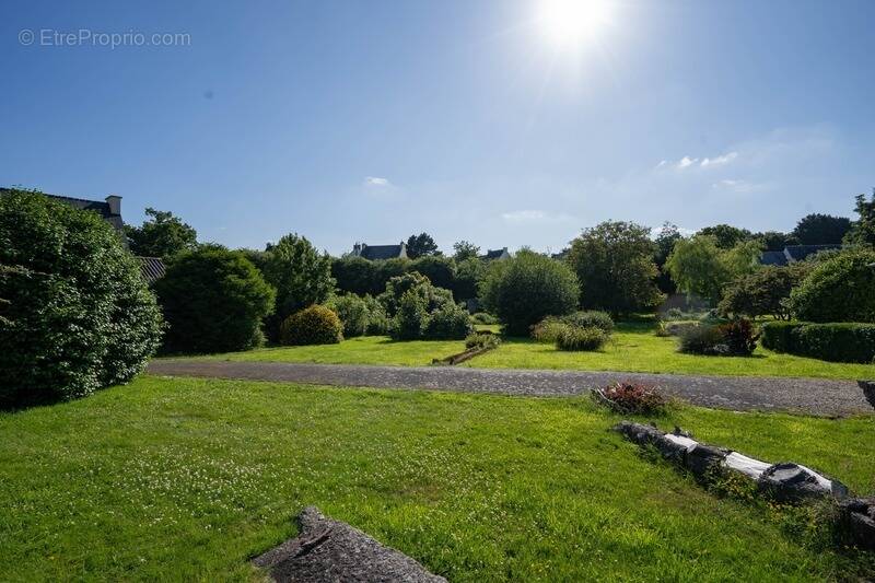 Terrain à PLOUEDERN