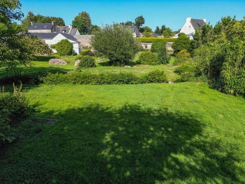 Terrain à PLOUEDERN