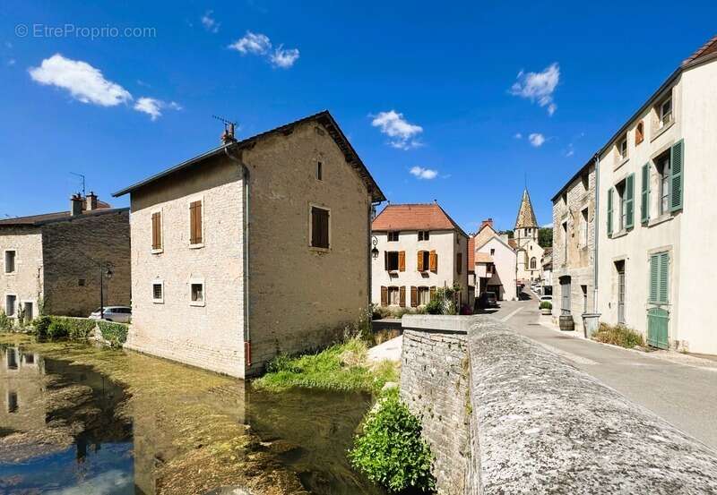 Maison à PLOMBIERES-LES-DIJON