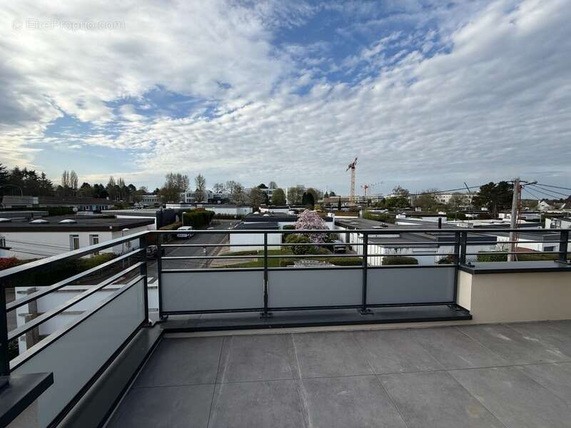 Appartement à MONT-SAINT-AIGNAN