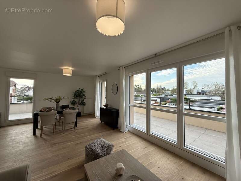 Appartement à MONT-SAINT-AIGNAN