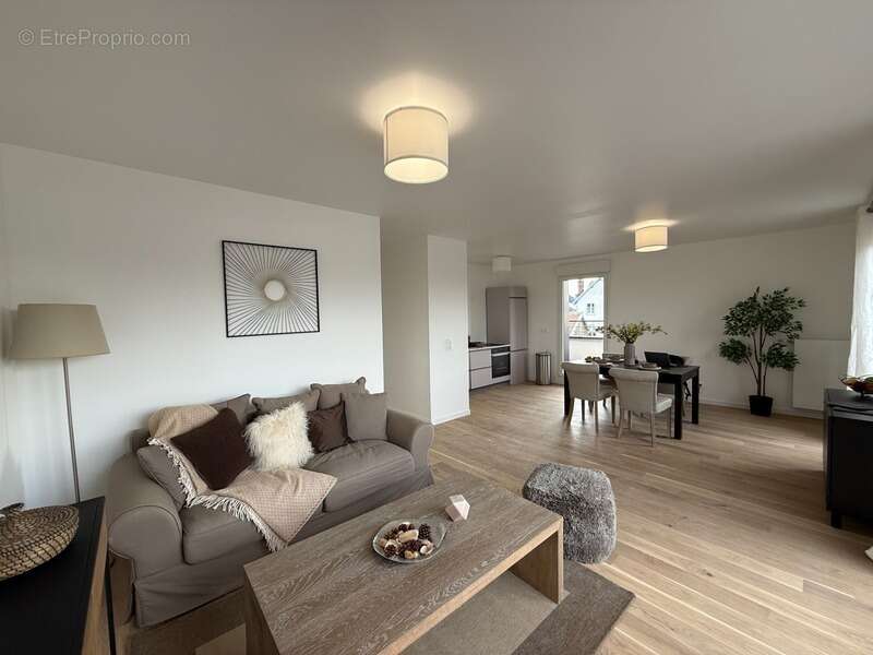 Appartement à MONT-SAINT-AIGNAN