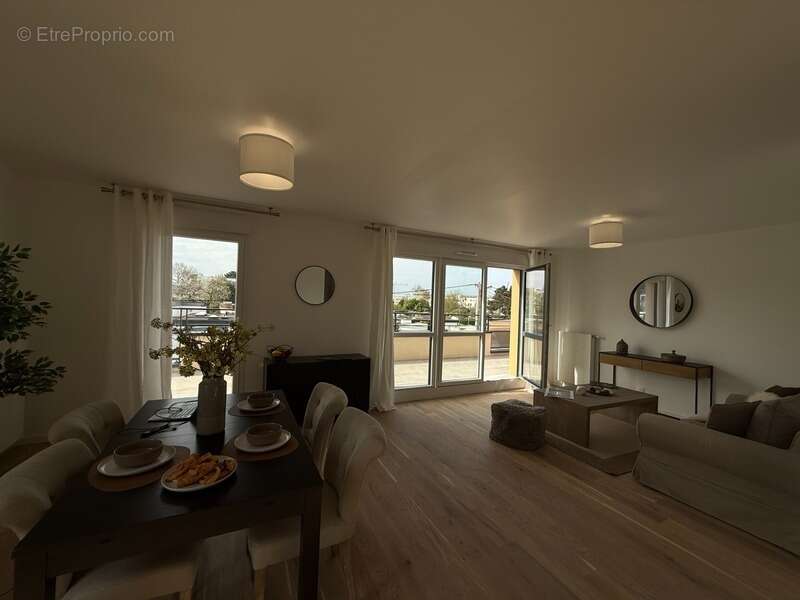 Appartement à MONT-SAINT-AIGNAN