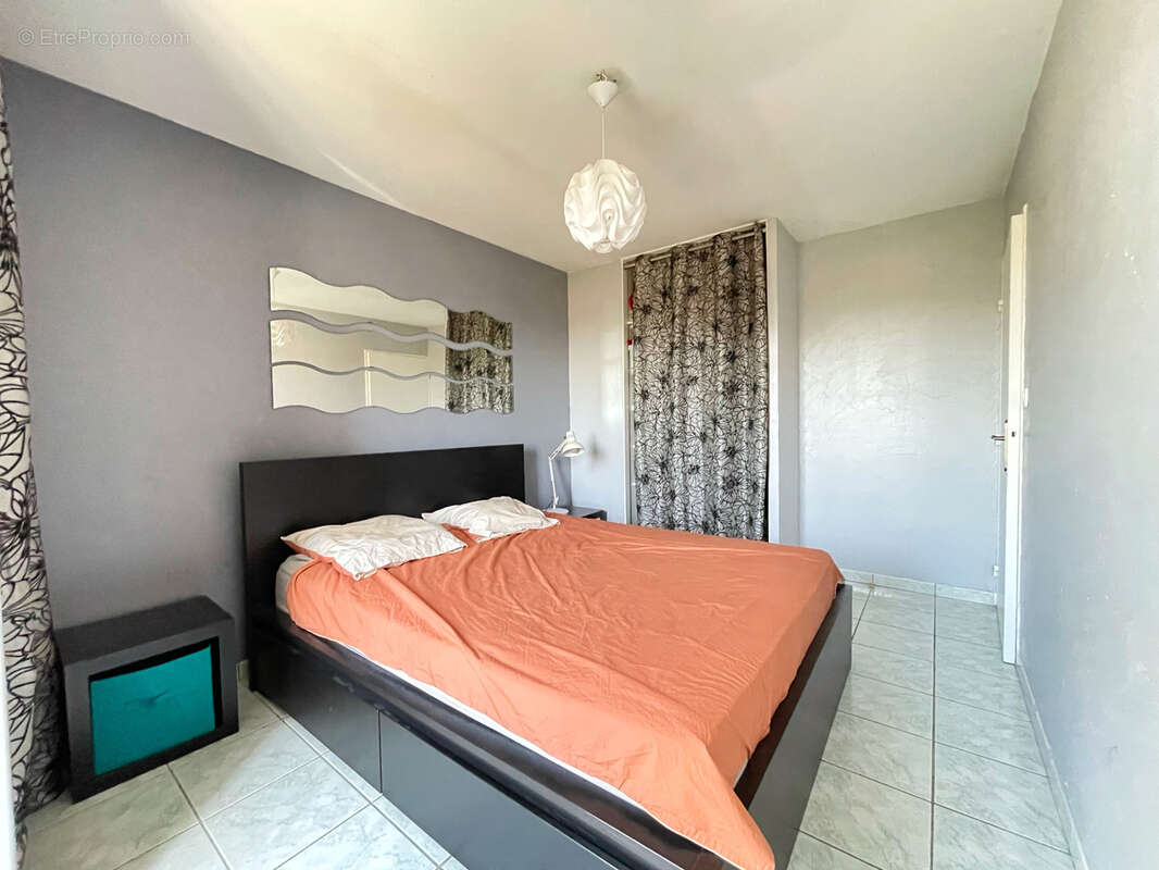 Maison à PIERRE-BENITE