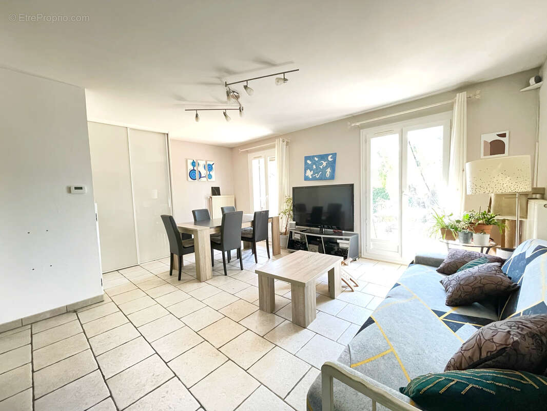 Maison à PIERRE-BENITE