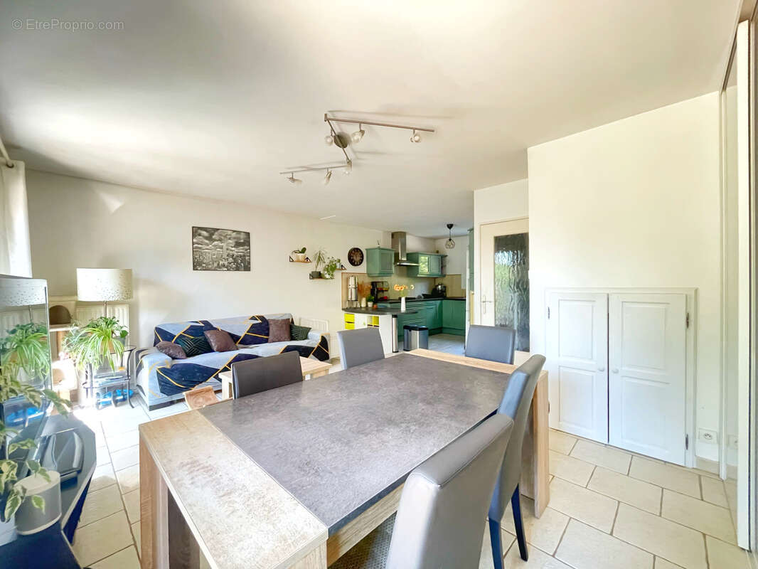 Maison à PIERRE-BENITE