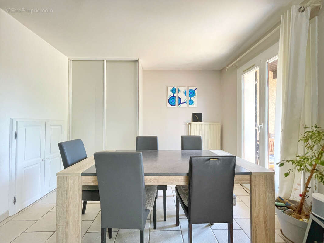 Maison à PIERRE-BENITE