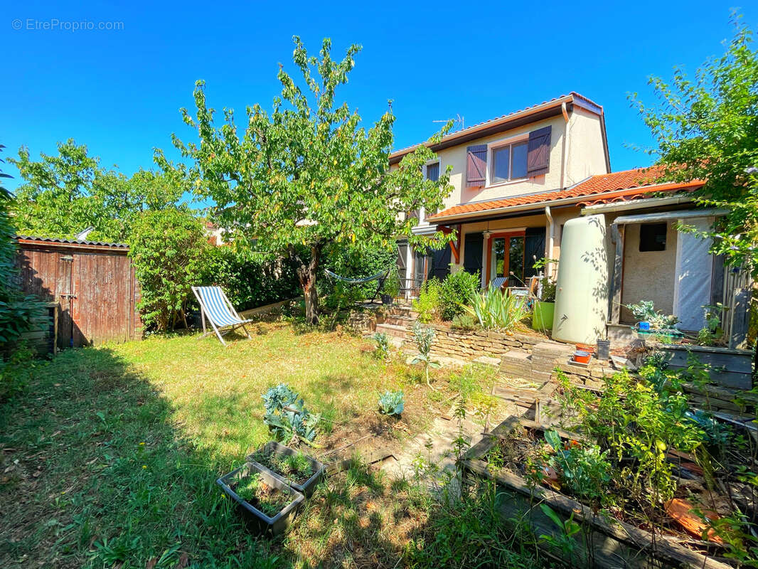 Maison à PIERRE-BENITE