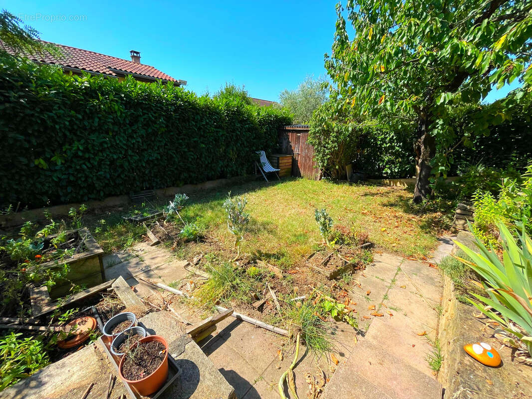 Maison à PIERRE-BENITE