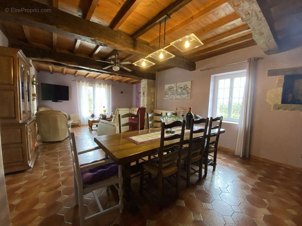 Maison à MONCRABEAU