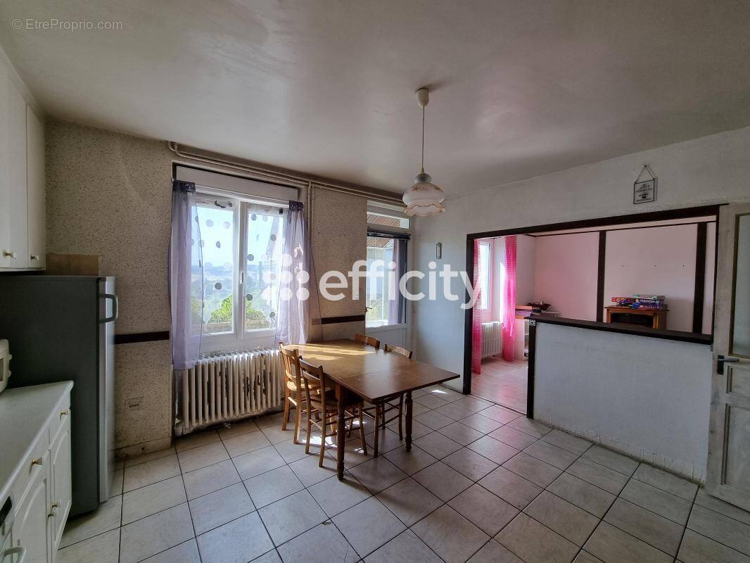 Maison à SAINT-ALBAN-SUR-LIMAGNOLE