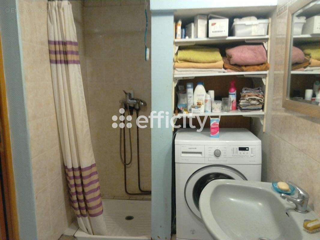 Maison à COURS-LA-VILLE