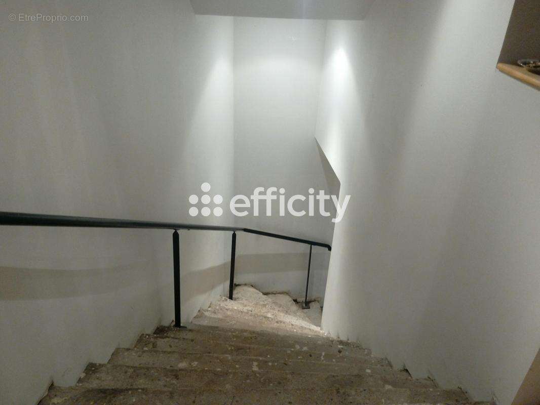 Maison à COURS-LA-VILLE