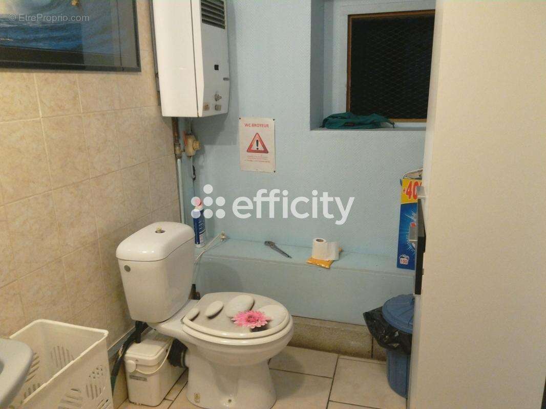 Maison à COURS-LA-VILLE