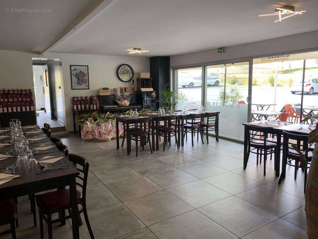 Commerce à LA SAUNIERE