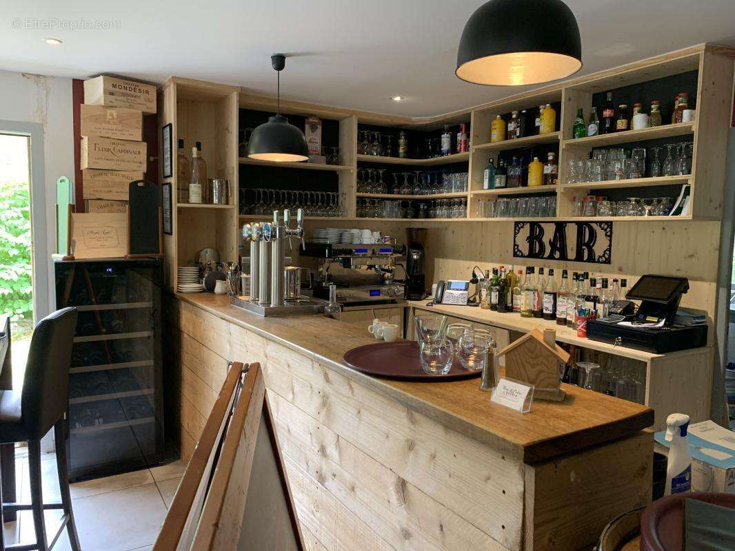 Commerce à LA SAUNIERE