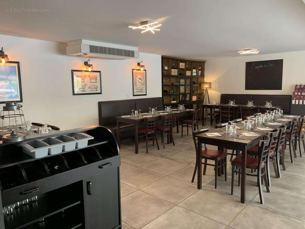 Commerce à LA SAUNIERE