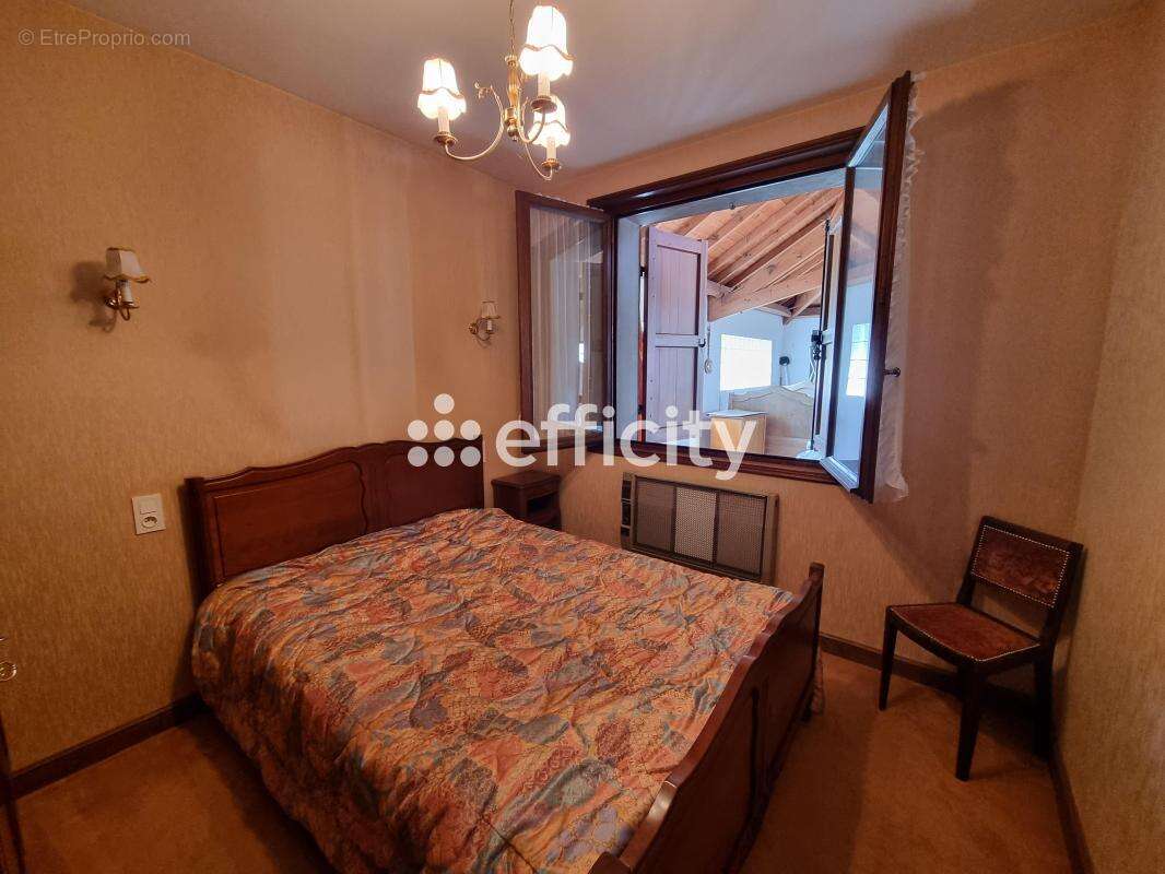 Maison à LE MALZIEU-VILLE