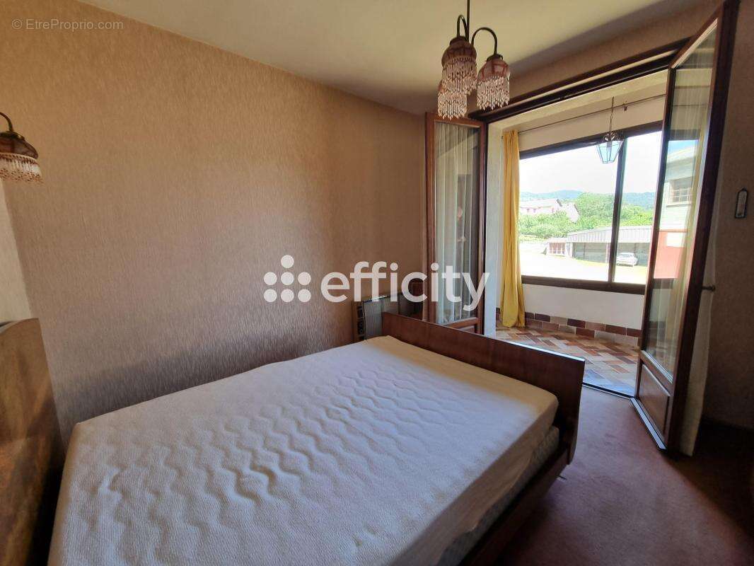 Maison à LE MALZIEU-VILLE