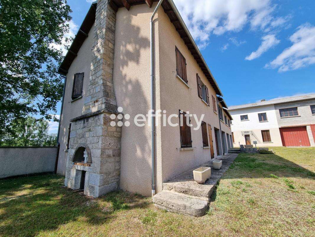 Maison à LE MALZIEU-VILLE