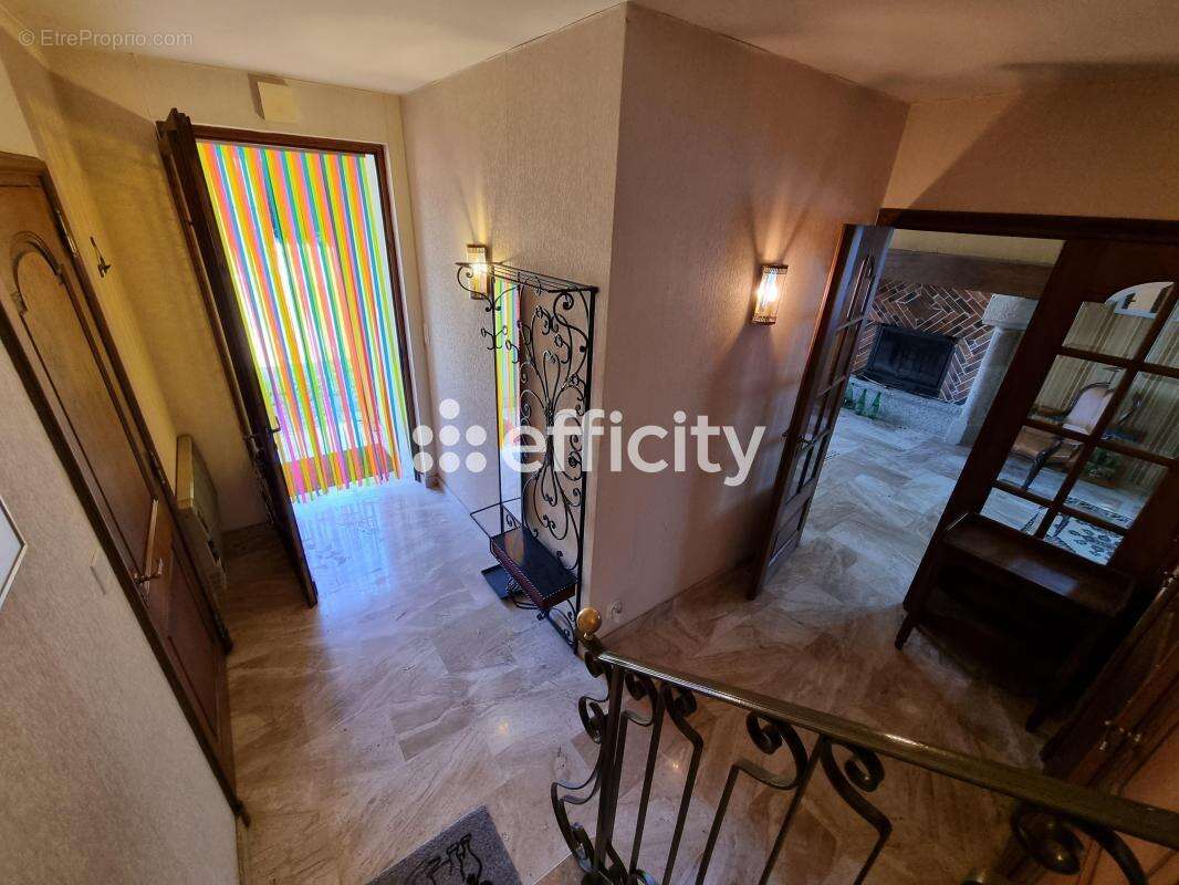 Maison à LE MALZIEU-VILLE