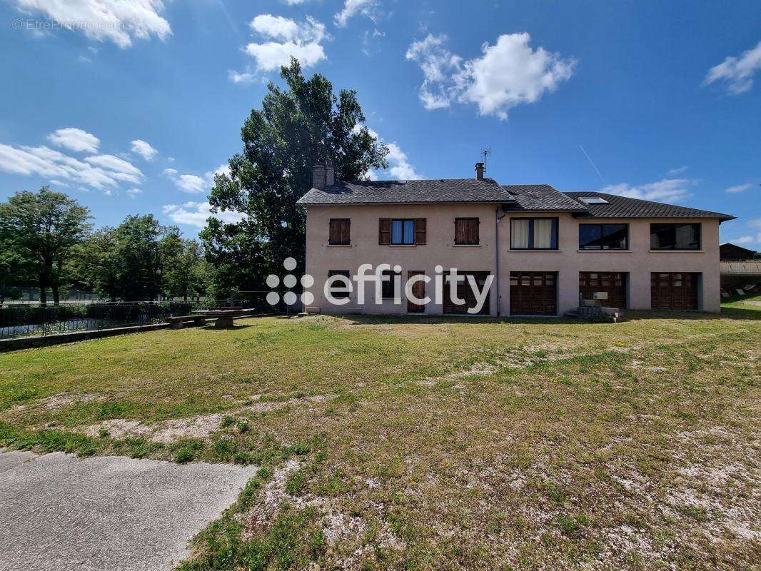 Maison à LE MALZIEU-VILLE