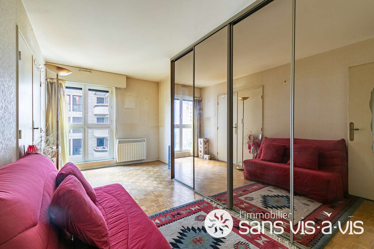 Appartement à COURBEVOIE