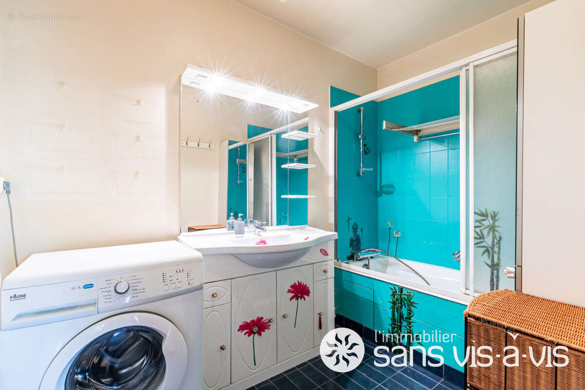 Appartement à COURBEVOIE