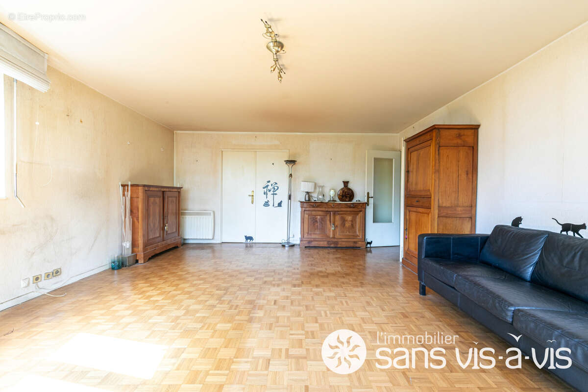 Appartement à COURBEVOIE