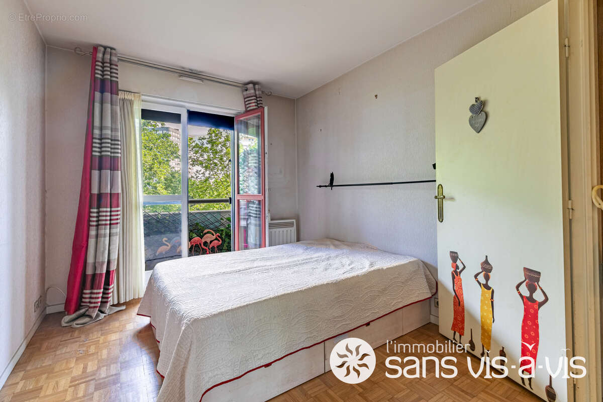 Appartement à COURBEVOIE