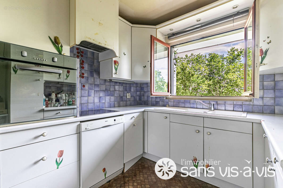 Appartement à COURBEVOIE