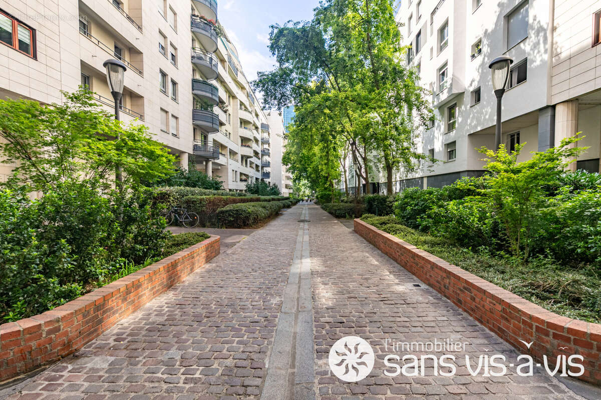 Appartement à COURBEVOIE