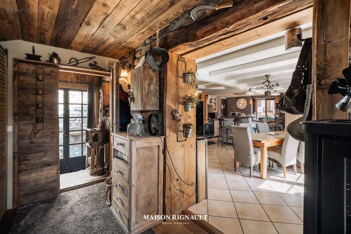 Maison à MONTVALEZAN