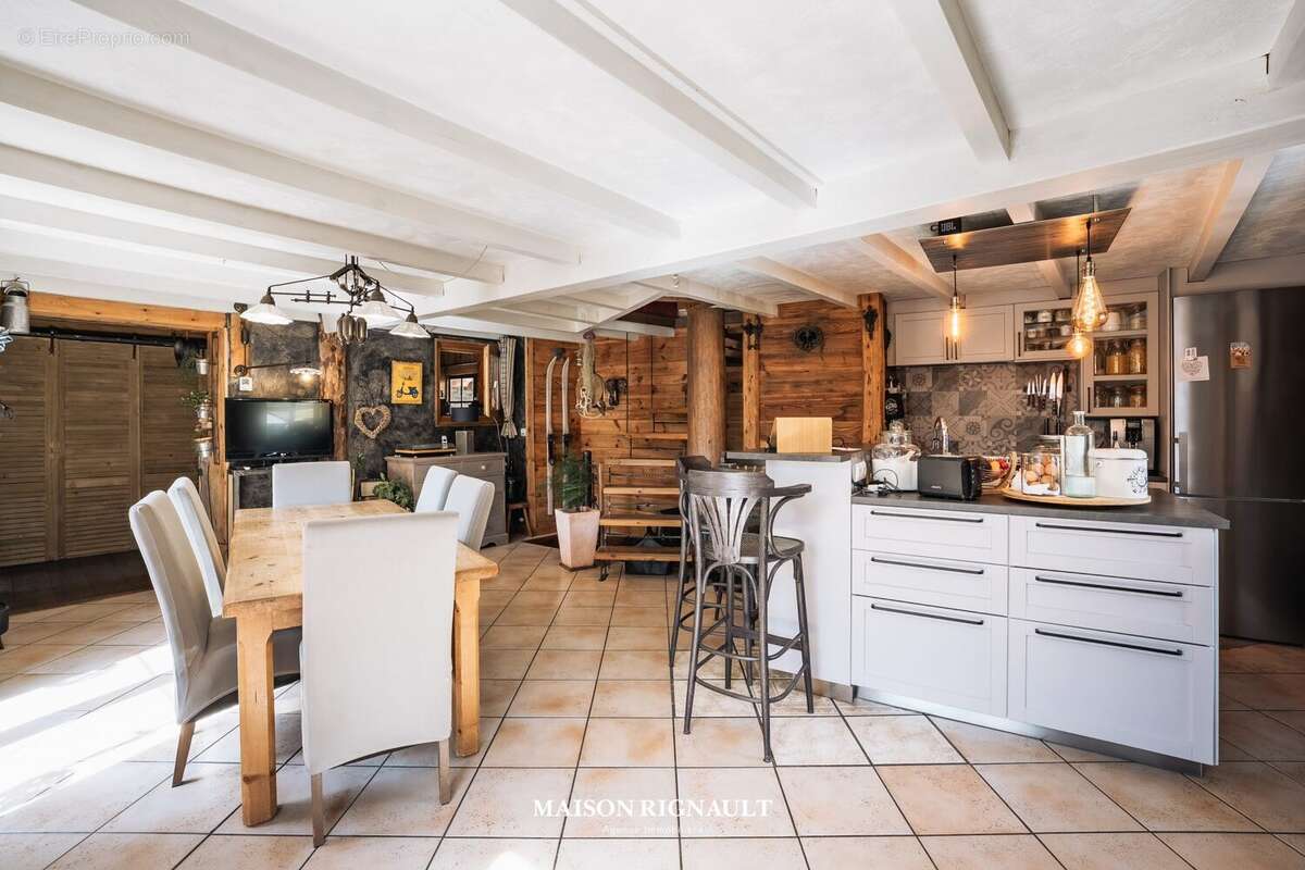 Maison à MONTVALEZAN