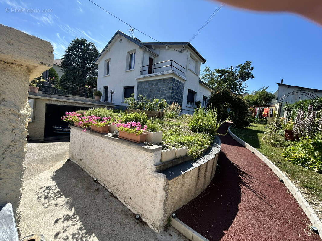 Maison à BONNIERES-SUR-SEINE